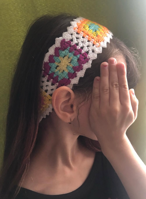Bandeau Granny Blanc & Coloré – L’allié bohème toute saison