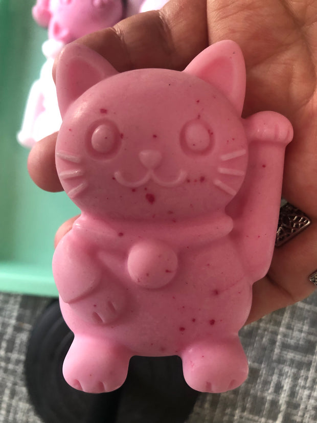 🐱🍀 Savon Maneki Neko – La petite boule de douceur porte-bonheur